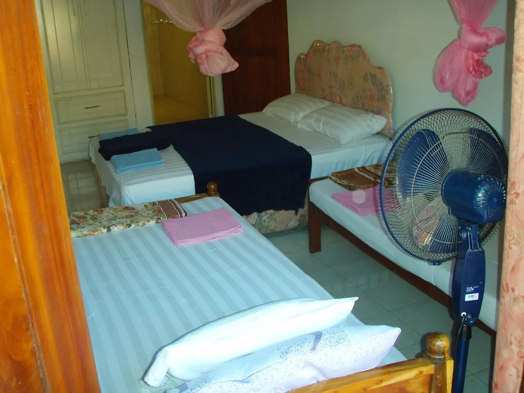 Patrick Holiday Resort نيجومبو
